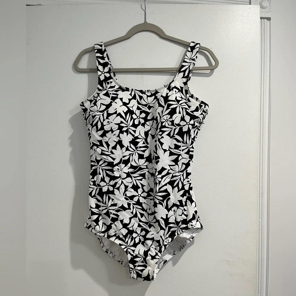 Lands End Black Havana One Piece Bathing Suit Sz. 14‎